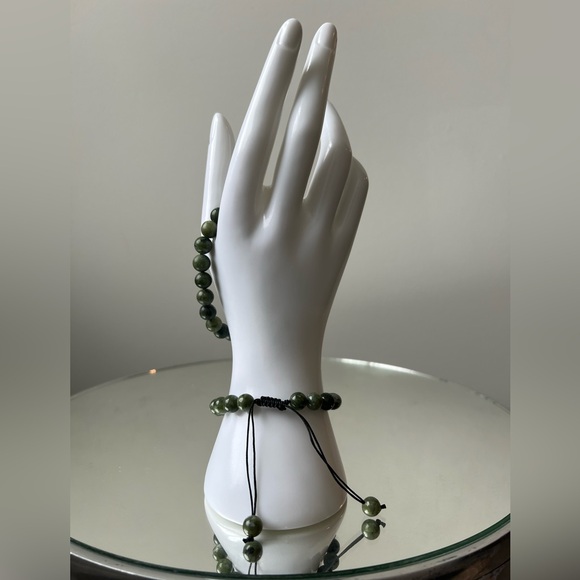 Handmade genuine gemstone bracelet. This Green Jade bracelet is adjustable. - Picture 3 of 6